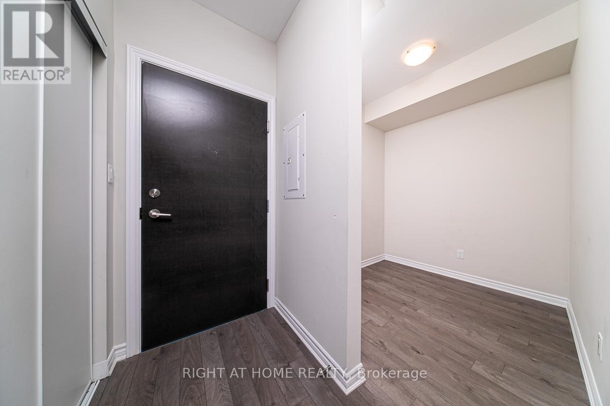 204 - 150 Oak Park Boulevard, Oakville, Ontario  L6H 0E7 - Photo 4 - W13172866