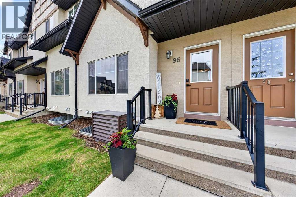 96 Cimarron Vista Gardens, Okotoks, Alberta  T1S 0G3 - Photo 2 - A2314191