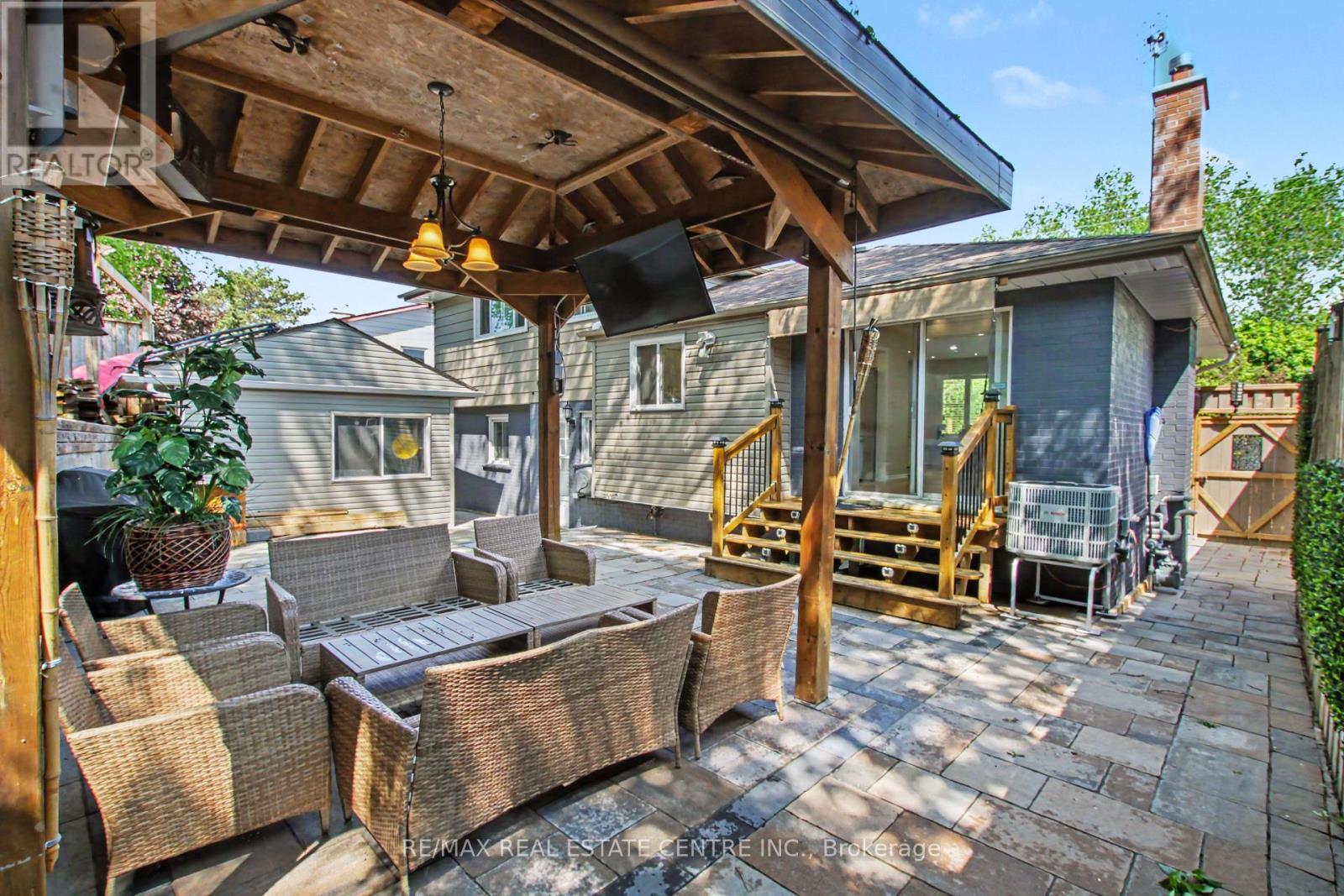 326 Manchester Road, Kitchener, Ontario  N2B 1A4 - Photo 33 - X13172848