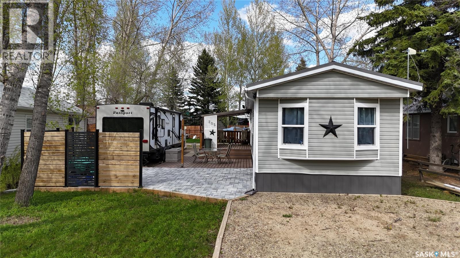 205 Elim Drive, Lac Pelletier Rm No. 107, Saskatchewan  S0N 2Y0 - Photo 3 - SK036930