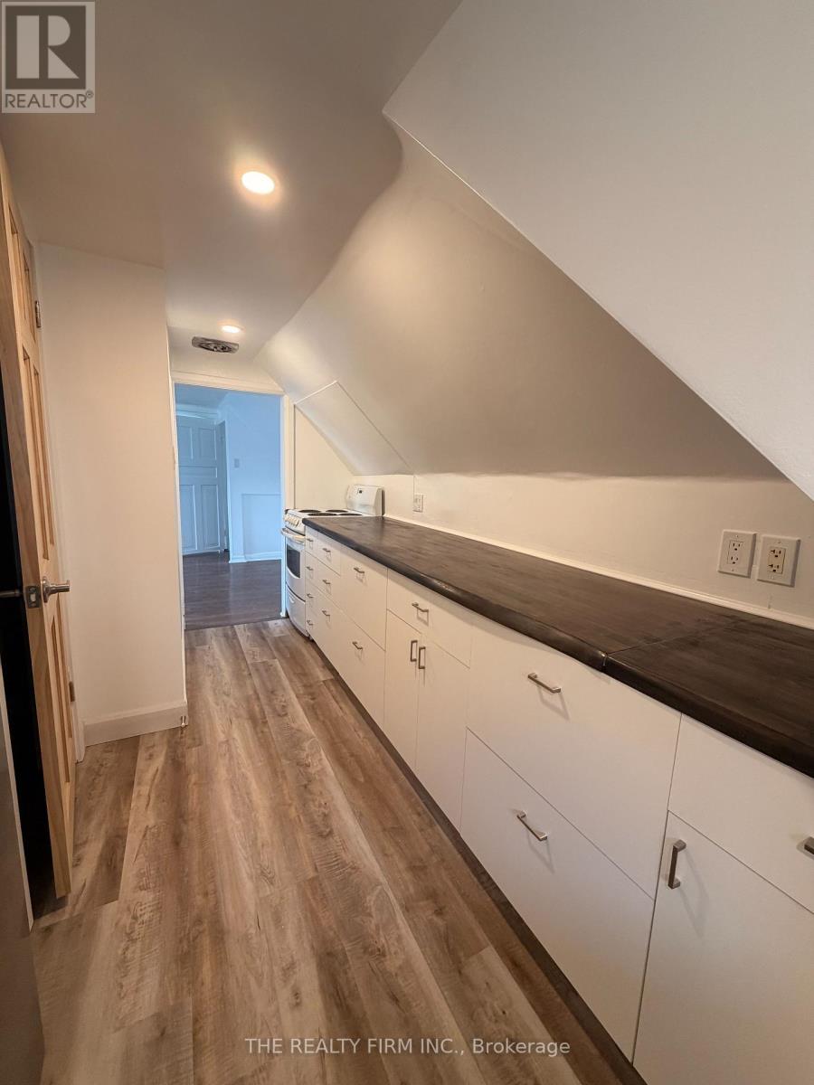 UPPER - 25 GLENWOOD AVENUE, London East, Ontario