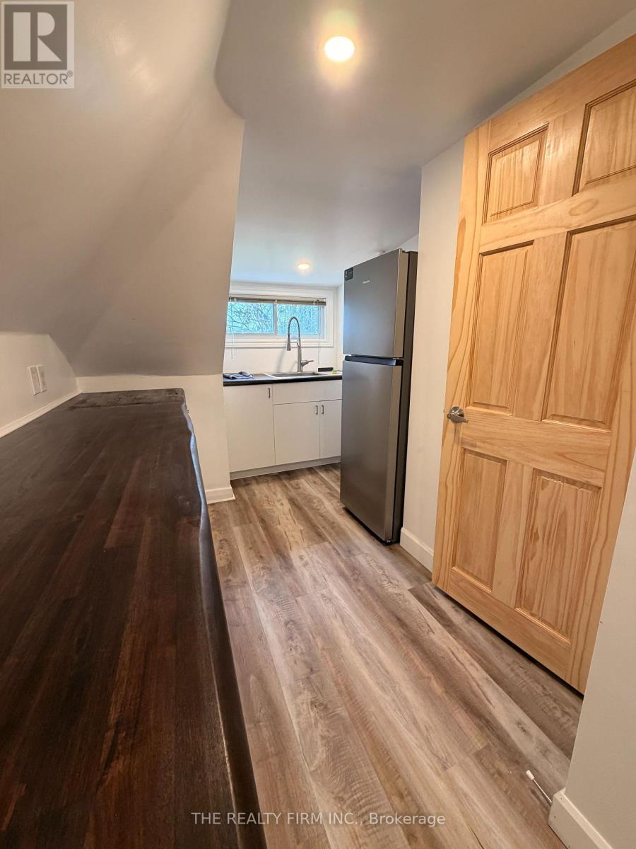 Upper - 25 Glenwood Avenue, London East, Ontario  N5Z 2P7 - Photo 2 - X13172960
