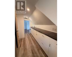 UPPER - 25 GLENWOOD AVENUE, London East, Ontario