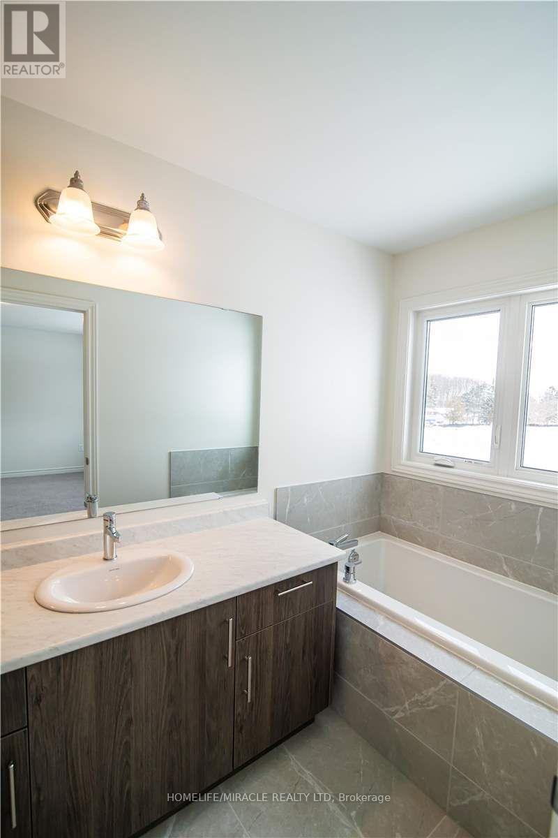 19 Greer Street, Barrie, Ontario  L9S 2Z5 - Photo 11 - S13170252