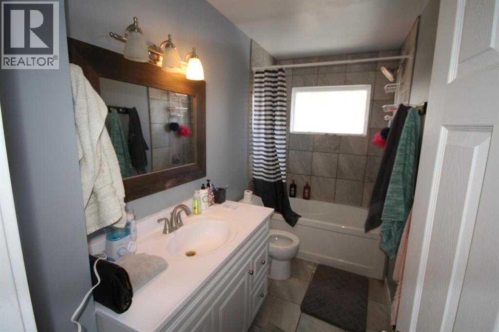 3824 Brantford Drive NW, Calgary, Alberta  T2L 1H9 - Photo 8 - A2281541