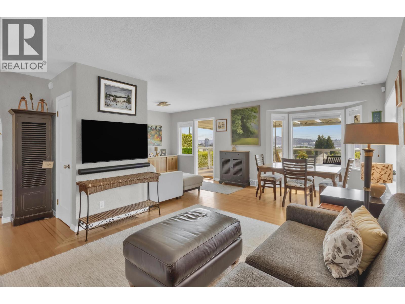 901 Calverhall Street, North Vancouver, British Columbia  V7L 1Y1 - Photo 5 - R3127473