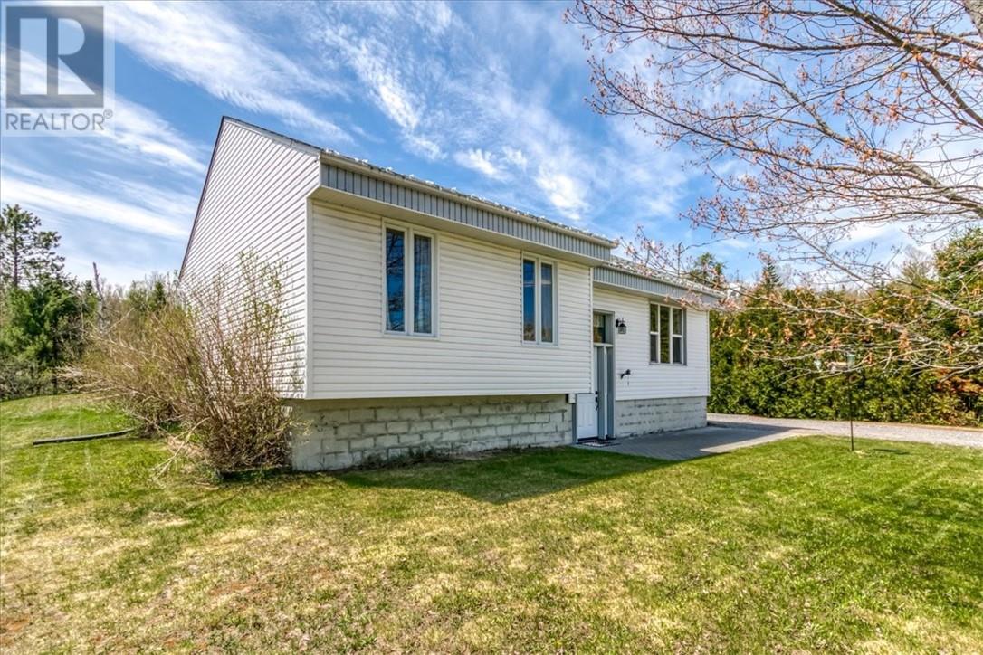 4044e Rose Court, Greater Sudbury, Ontario  P3E 4N1 - Photo 4 - 2127980
