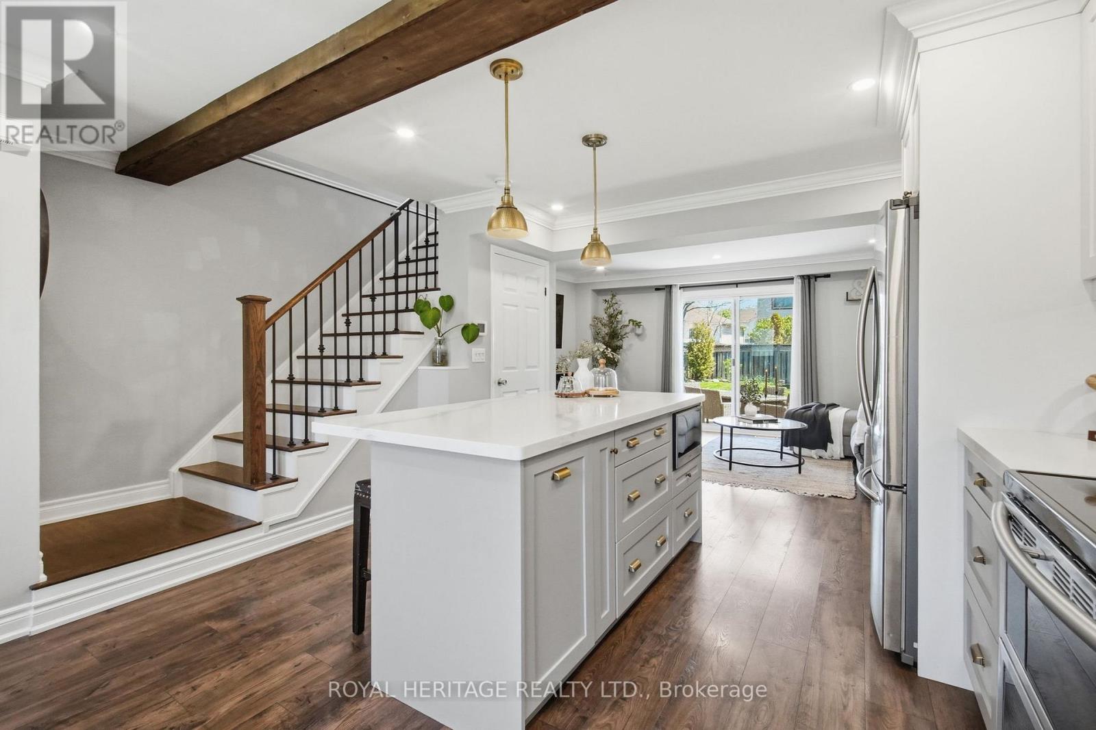 1538 Connery Crescent, Oshawa, Ontario  L1J 8G1 - Photo 6 - E13172906