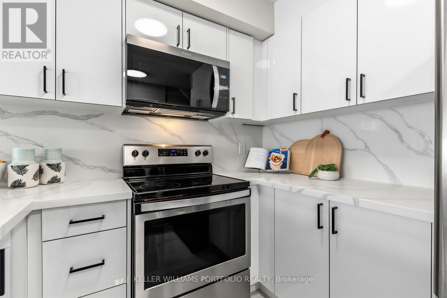 180 Whiltshire Avenue, Toronto, Ontario  M6N 5G2 - Photo 4 - W13172892