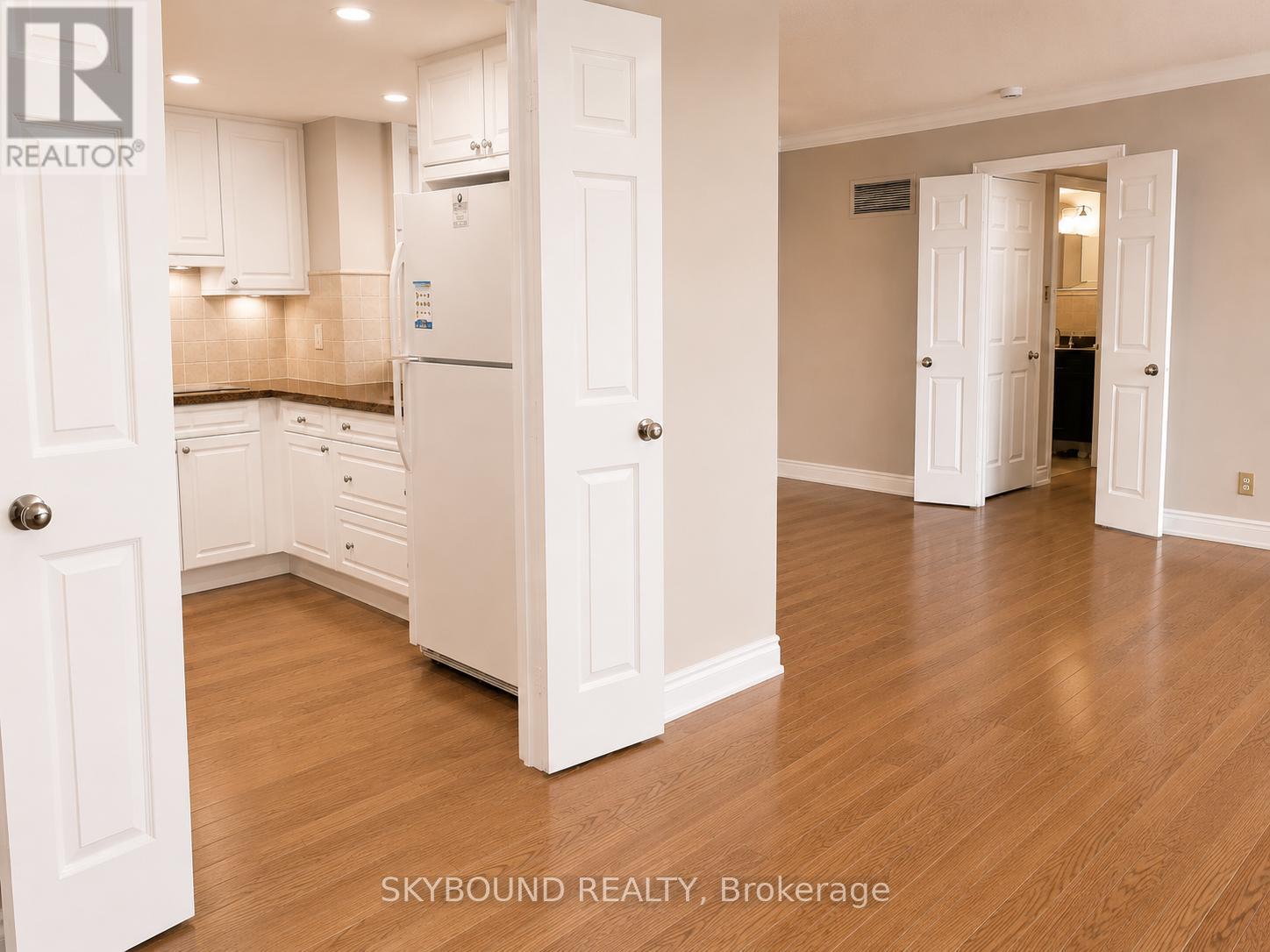 301 - 1360 Rathburn Road, Mississauga, Ontario  L4W 4H4 - Photo 15 - W13172900