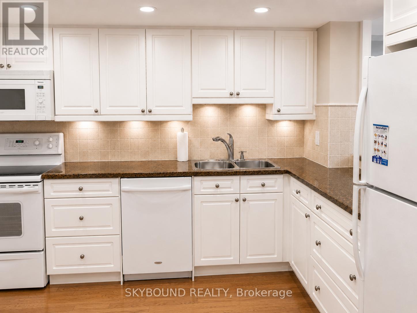 301 - 1360 Rathburn Road, Mississauga, Ontario  L4W 4H4 - Photo 16 - W13172900