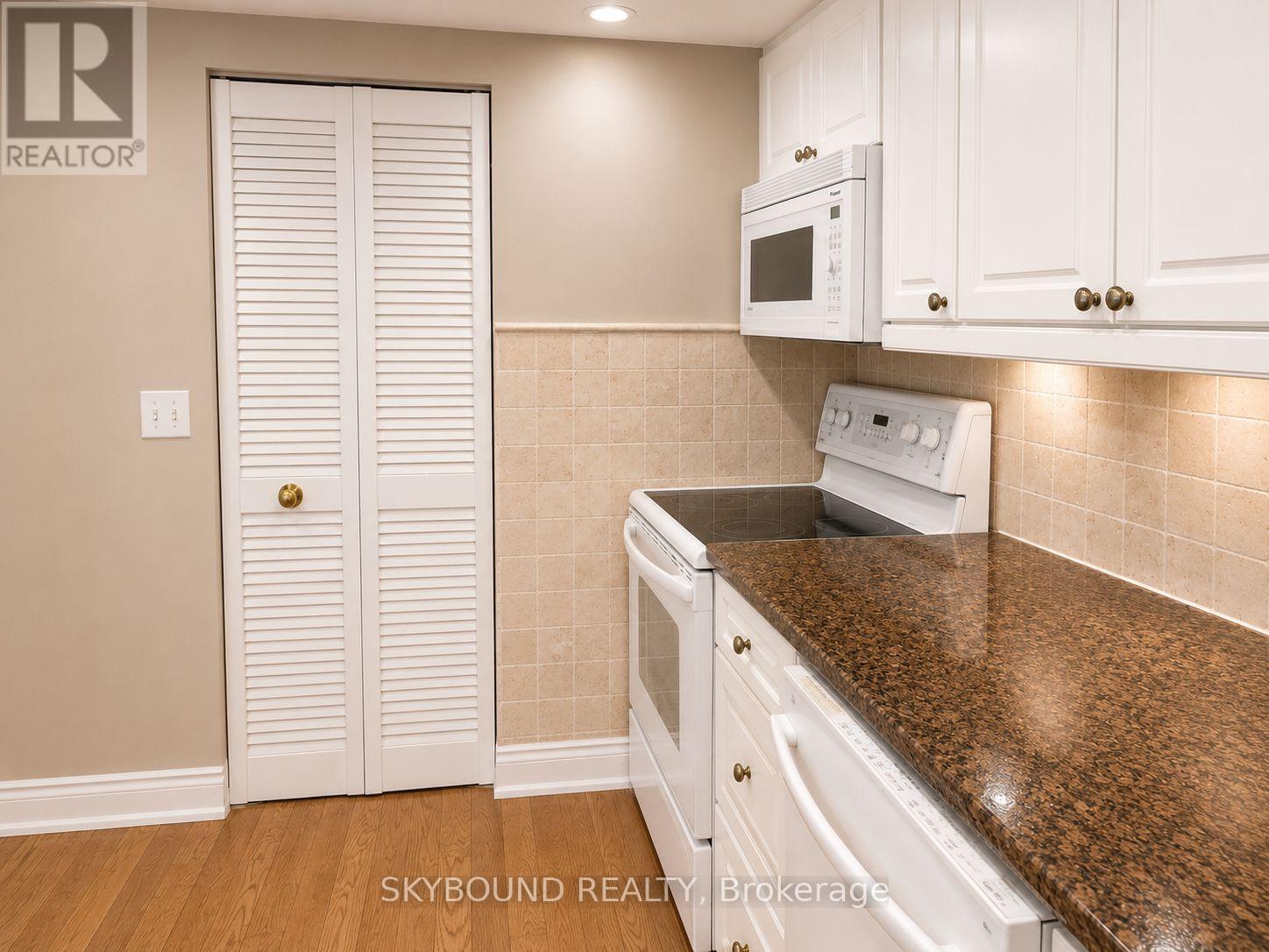 301 - 1360 Rathburn Road, Mississauga, Ontario  L4W 4H4 - Photo 18 - W13172900