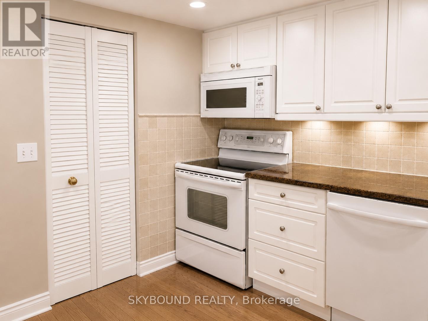 301 - 1360 Rathburn Road, Mississauga, Ontario  L4W 4H4 - Photo 19 - W13172900