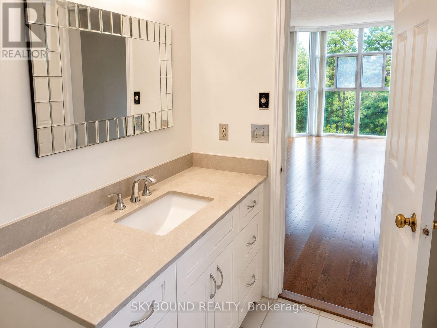 301 - 1360 Rathburn Road, Mississauga, Ontario  L4W 4H4 - Photo 35 - W13172900