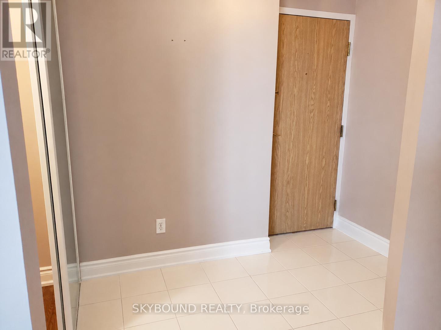 301 - 1360 Rathburn Road, Mississauga, Ontario  L4W 4H4 - Photo 7 - W13172900