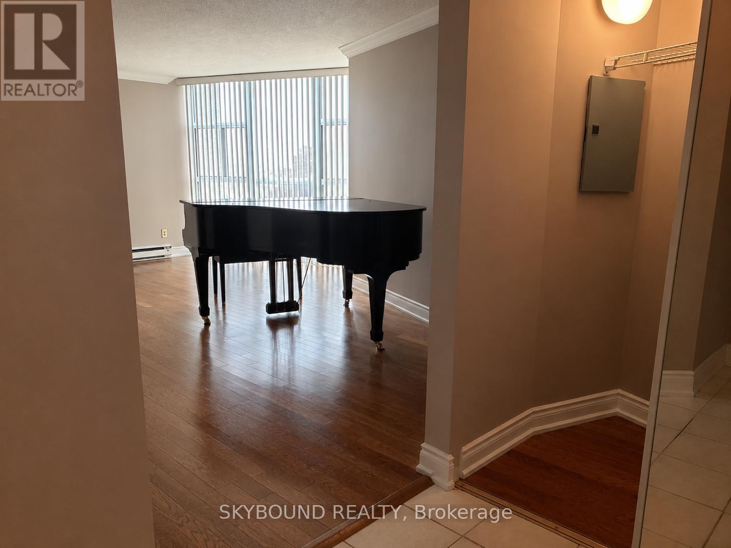 301 - 1360 Rathburn Road, Mississauga, Ontario  L4W 4H4 - Photo 9 - W13172900