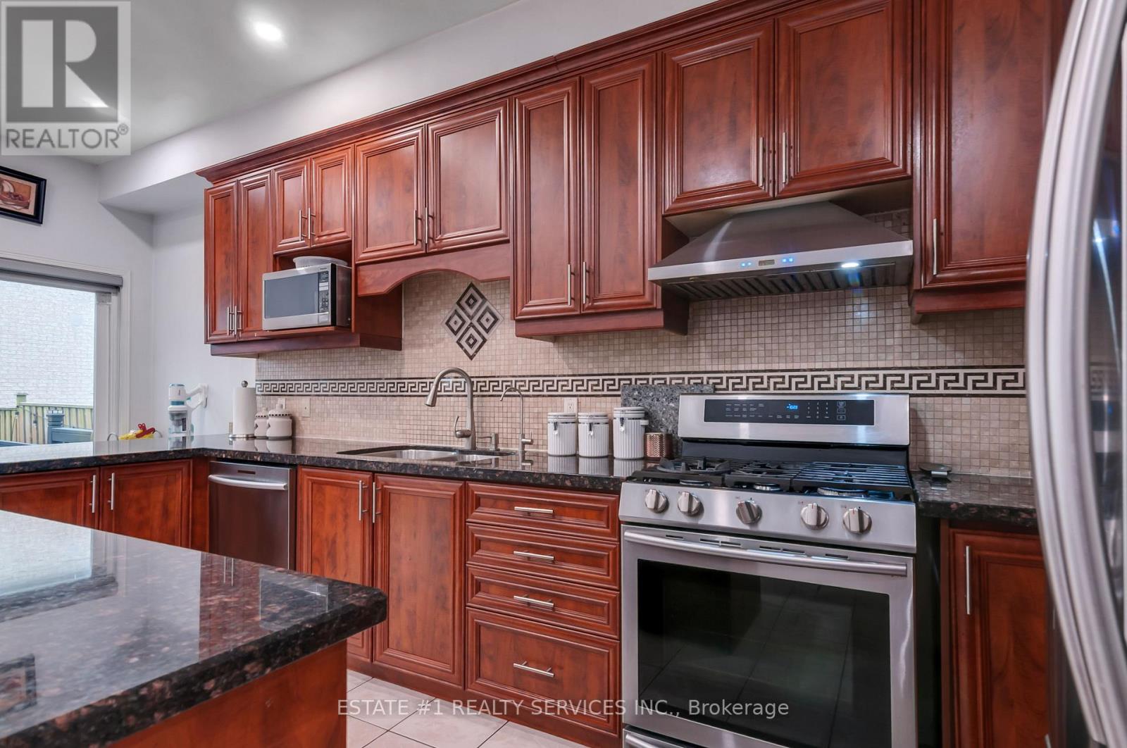 7448 Village Walk, Mississauga, Ontario  L5W 2V7 - Photo 15 - W13172902