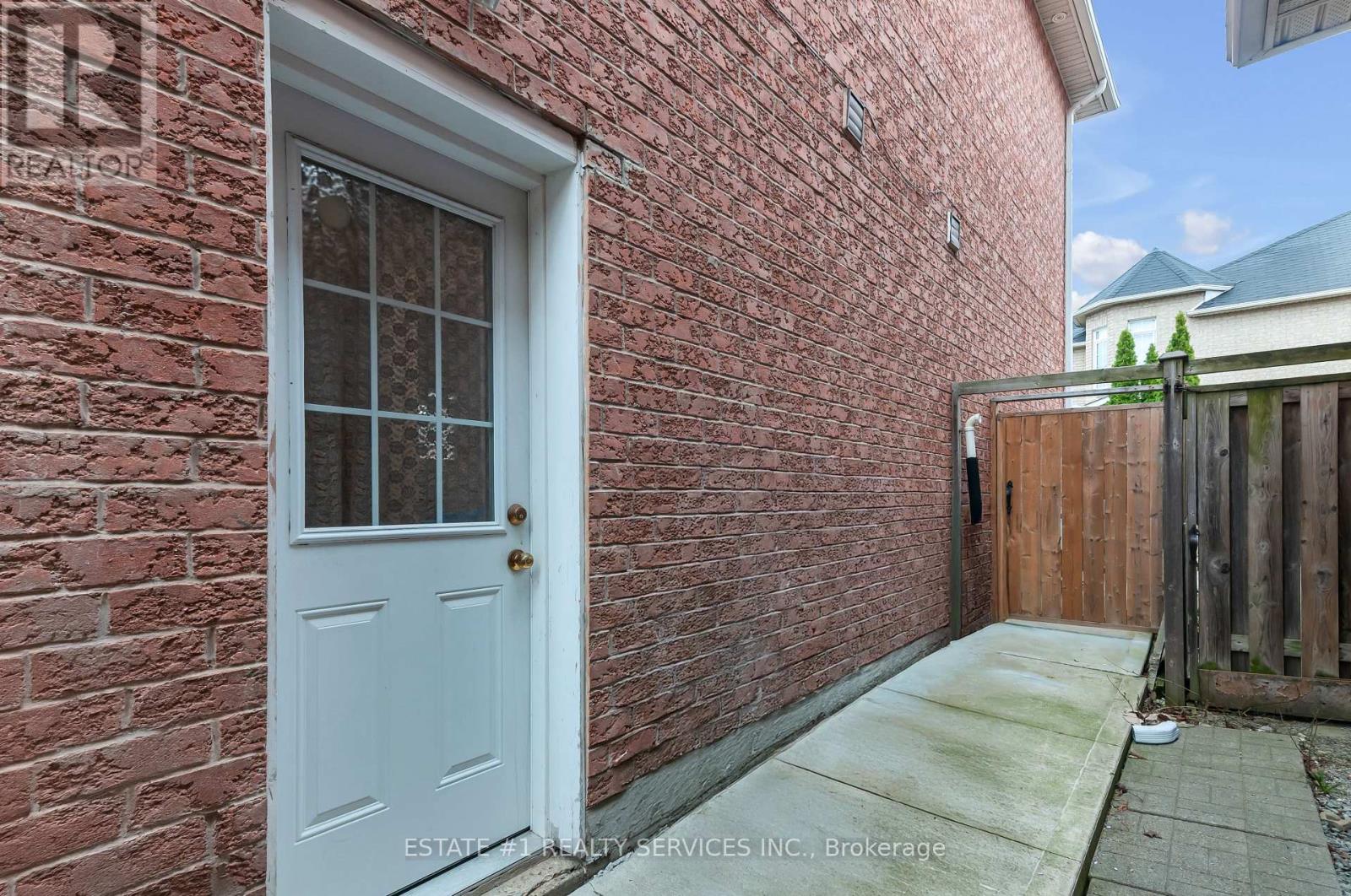 7448 Village Walk, Mississauga, Ontario  L5W 2V7 - Photo 30 - W13172902