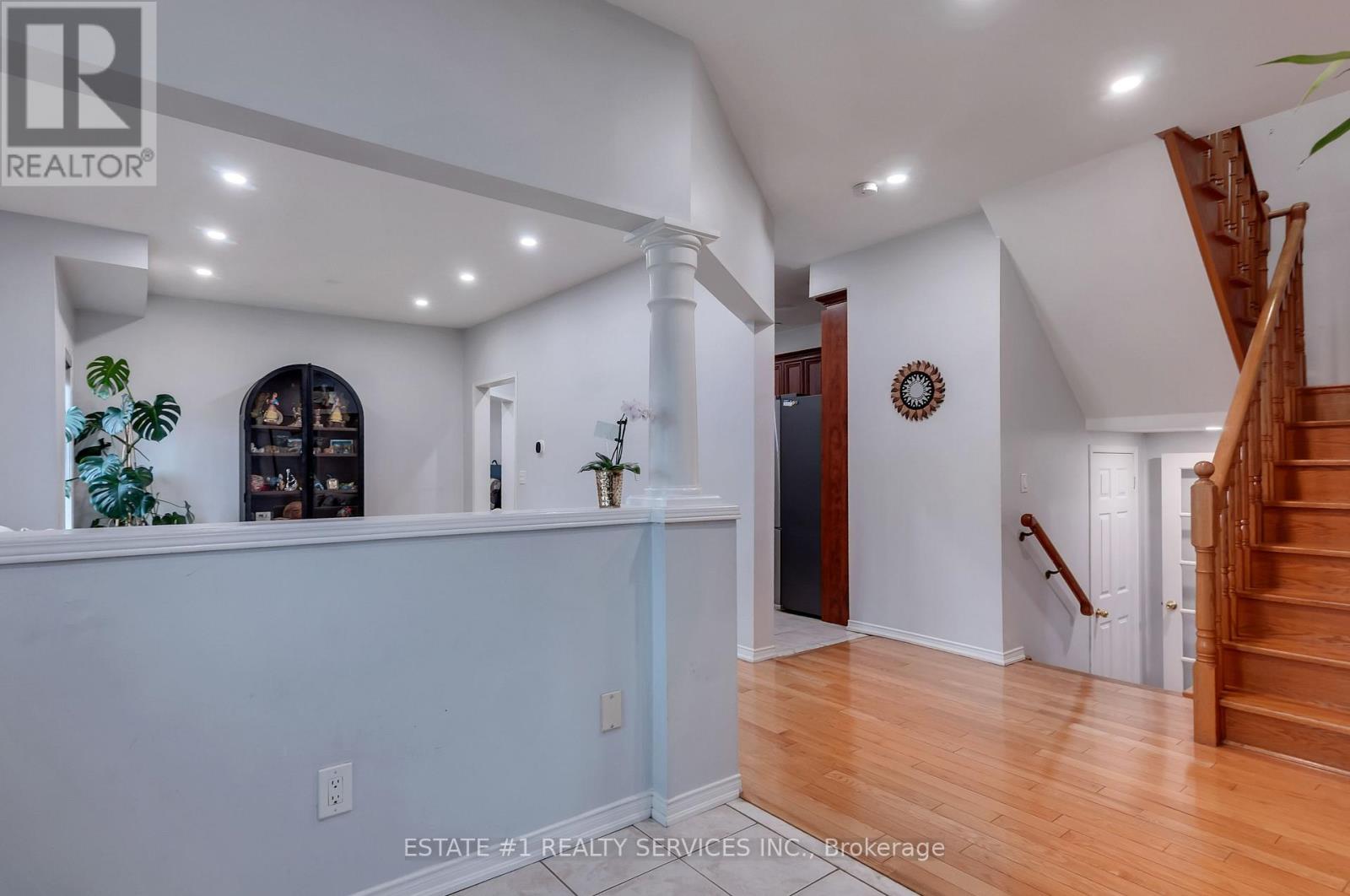 7448 Village Walk, Mississauga, Ontario  L5W 2V7 - Photo 8 - W13172902