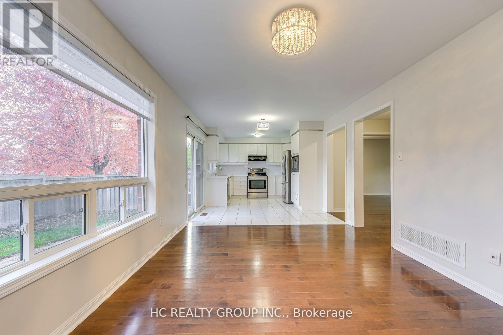 3045 Abernathy Way, Oakville, Ontario  L6M 5C1 - Photo 9 - W13172954