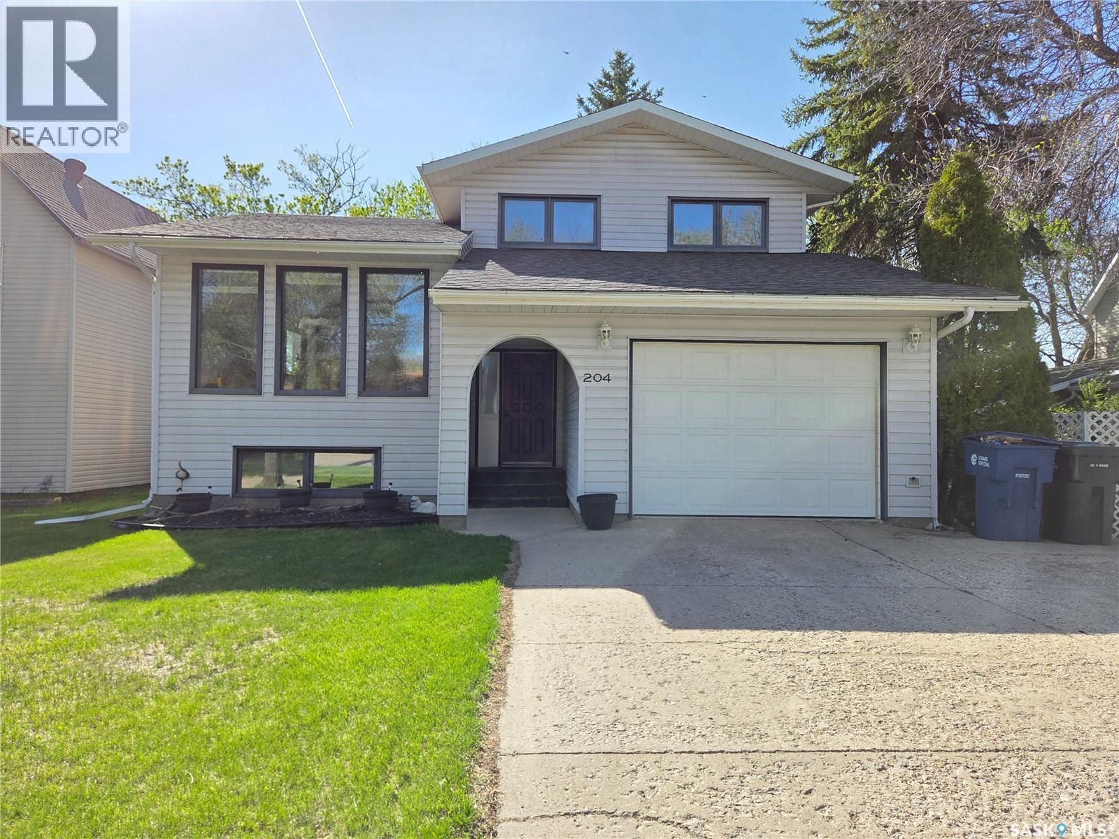 204 1st Street E, Carlyle, Saskatchewan  S0C 0R0 - Photo 1 - SK036896