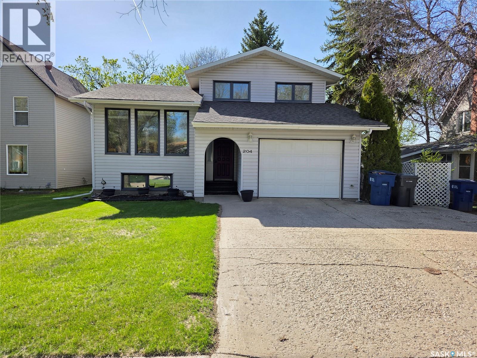 204 1st Street E, Carlyle, Saskatchewan  S0C 0R0 - Photo 2 - SK036896