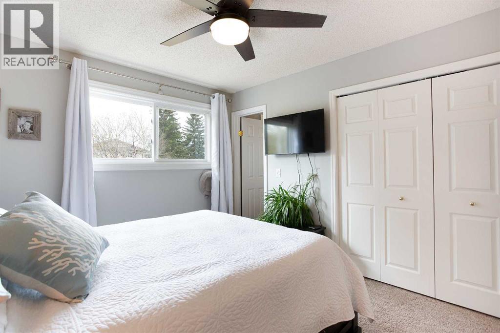 15 Bearberry Crescent Nw, Calgary, Alberta  T3K 1P9 - Photo 15 - A2314016