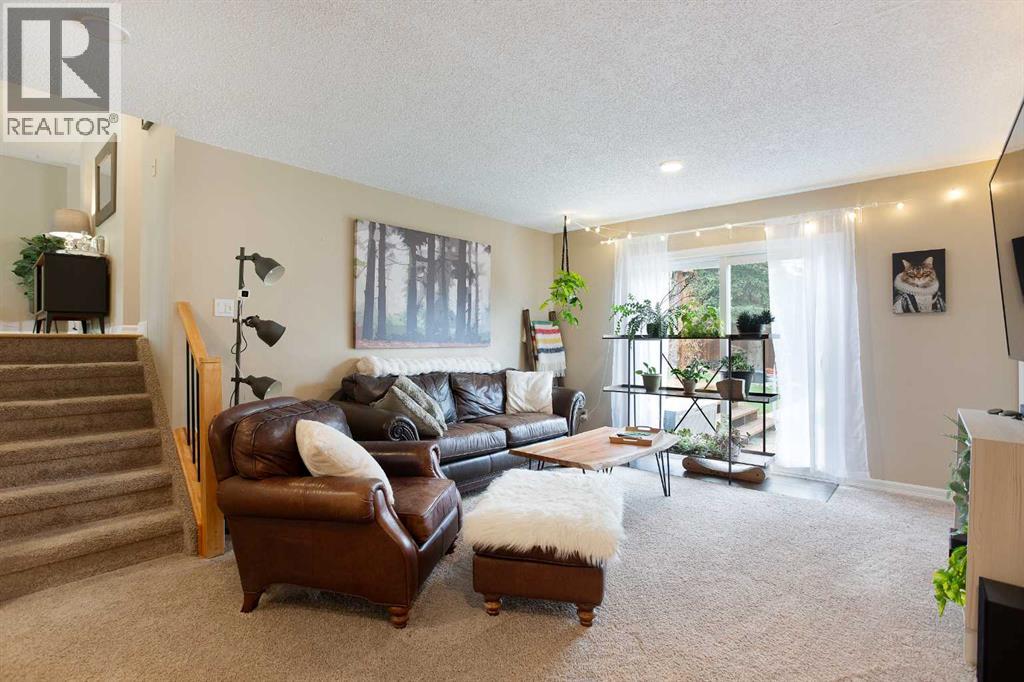 15 Bearberry Crescent Nw, Calgary, Alberta  T3K 1P9 - Photo 19 - A2314016