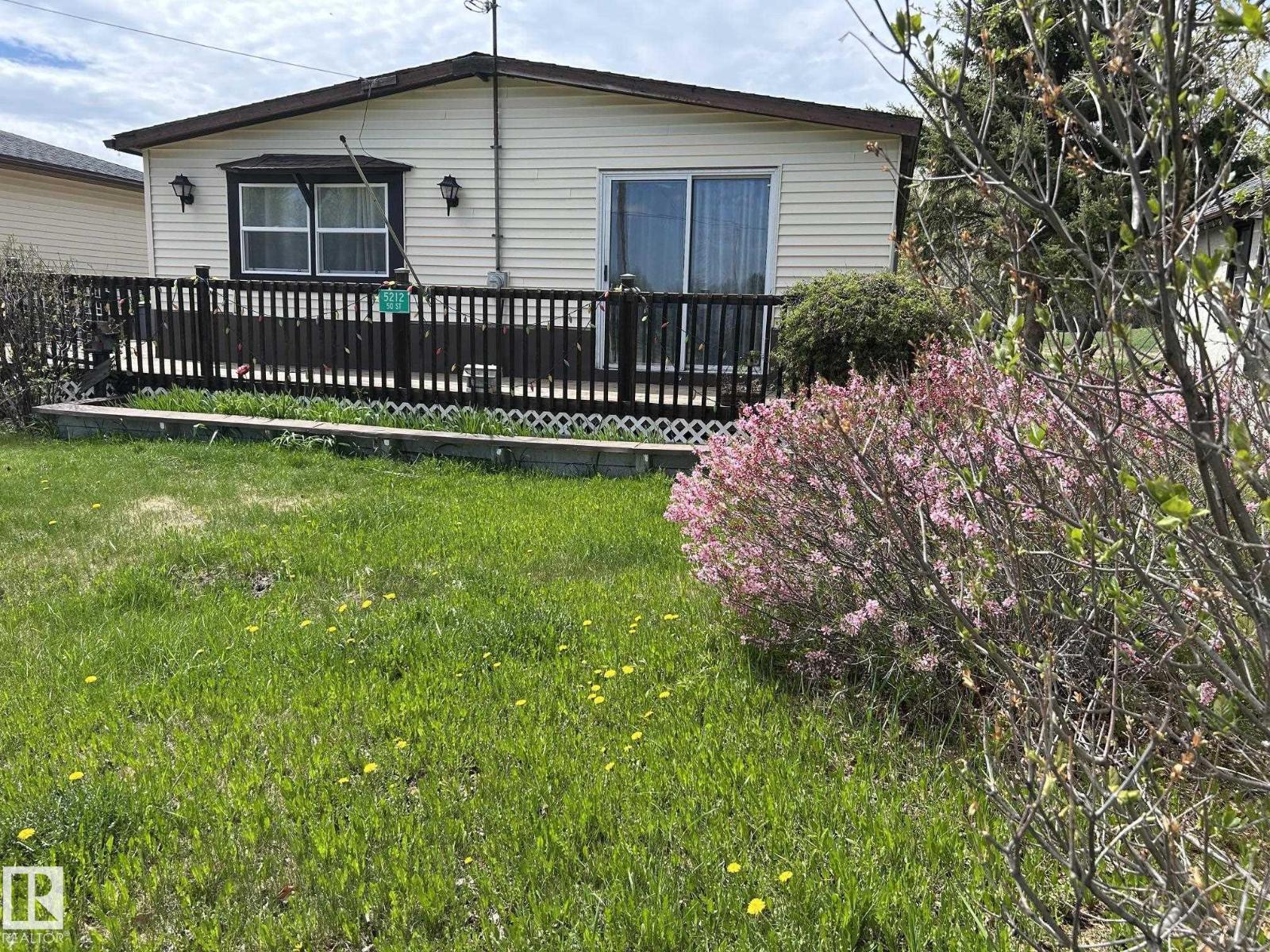 5212 50 ST, Newbrook, Alberta