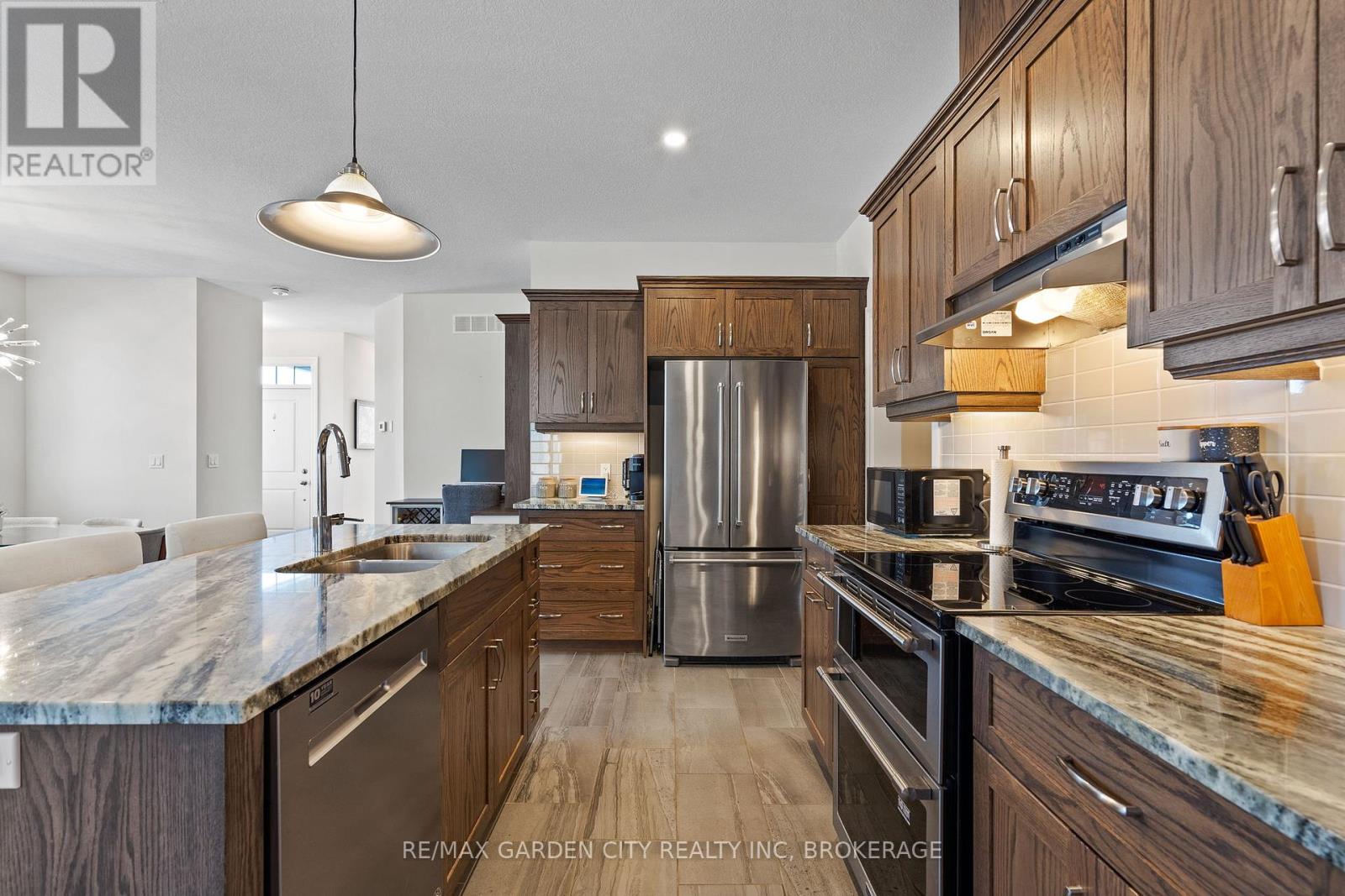 54 Borden Trail, Welland, Ontario  L3C 0H1 - Photo 4 - X13172972