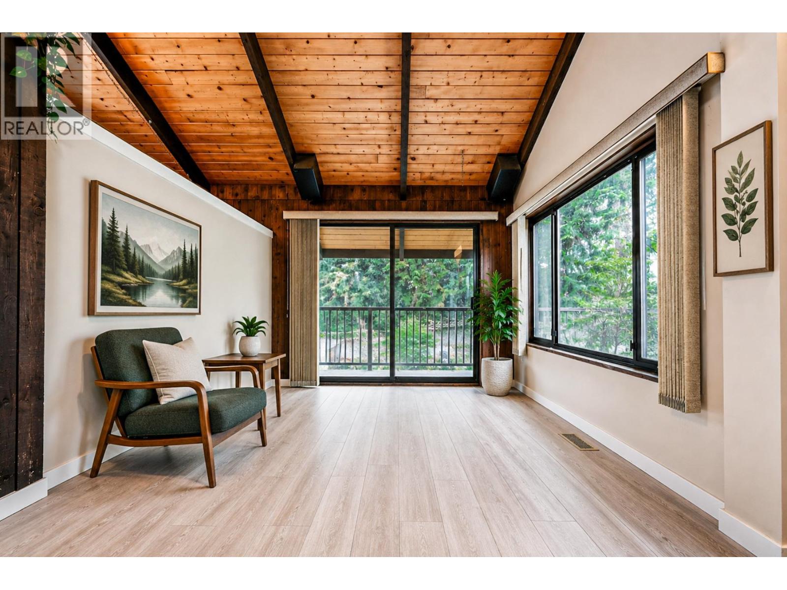 5225 Georgia Street, Burnaby, British Columbia  V5B 1V3 - Photo 12 - R3127707