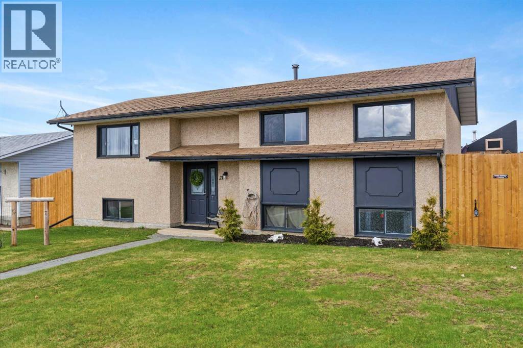 21 Pan Am Street, Swan Hills, Alberta  T0G 2C0 - Photo 1 - A2307724