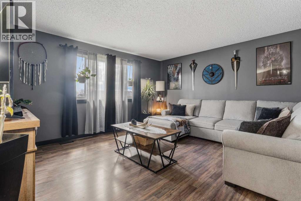 21 Pan Am Street, Swan Hills, Alberta  T0G 2C0 - Photo 9 - A2307724
