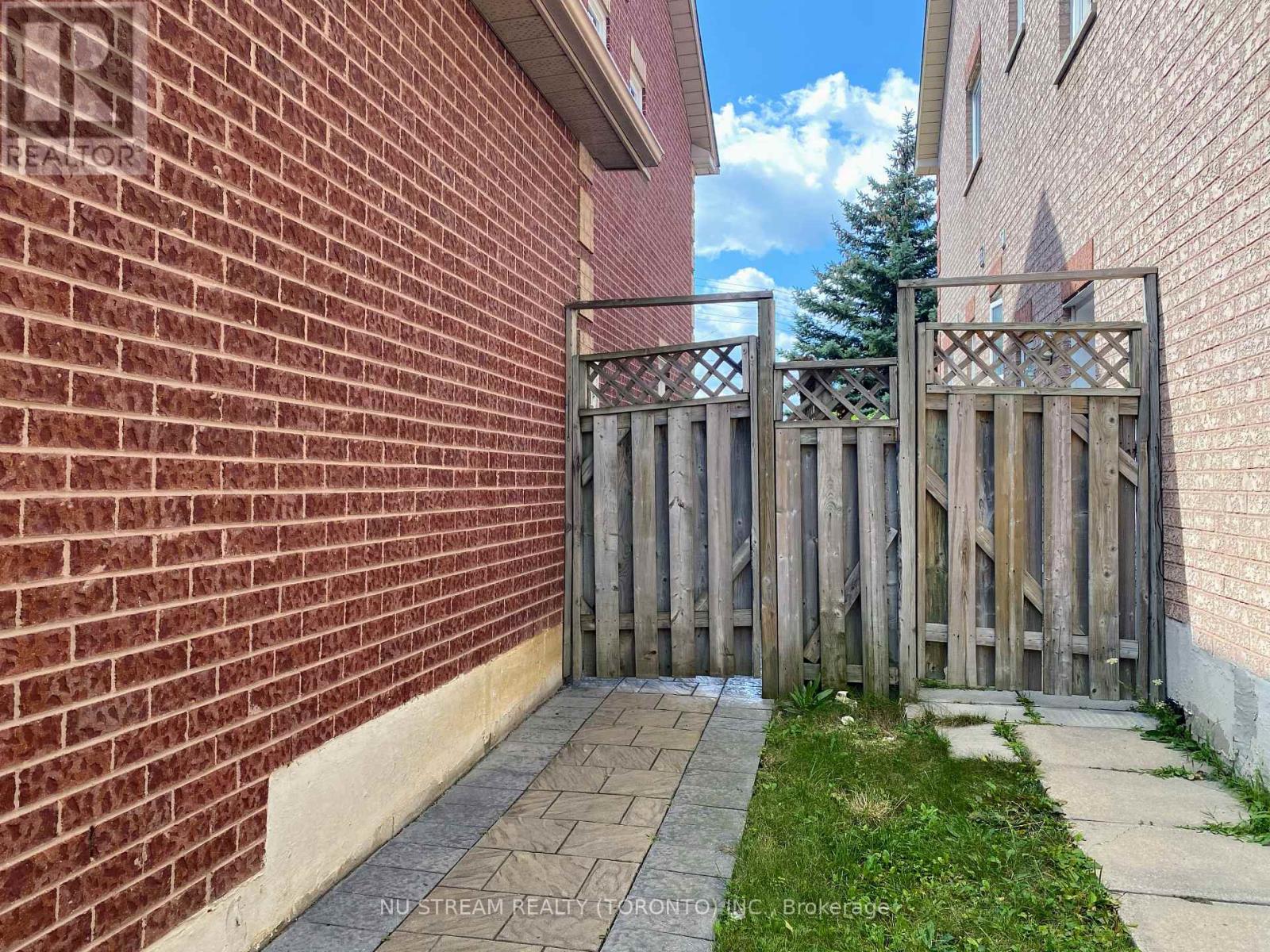 Bsmt - 82 Fresno Court, Markham, Ontario  L3R 0T7 - Photo 2 - N13173008