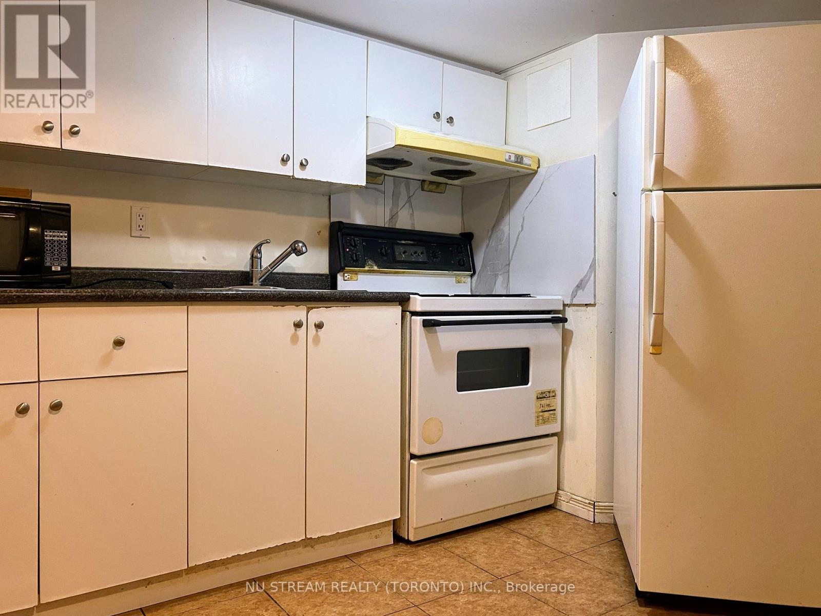 Bsmt - 82 Fresno Court, Markham, Ontario  L3R 0T7 - Photo 9 - N13173008