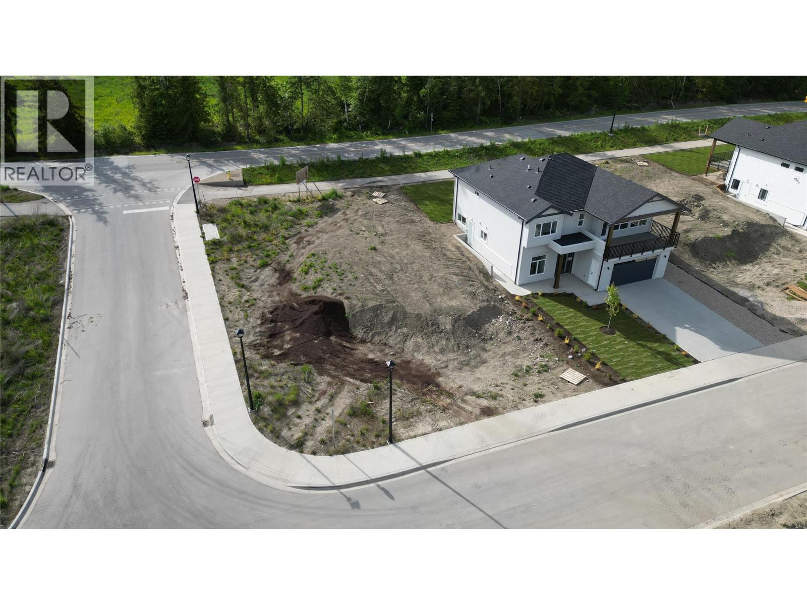 6811 42 Street NE, Salmon Arm, British Columbia V0E 1K0 - Photo 6 - 10388464