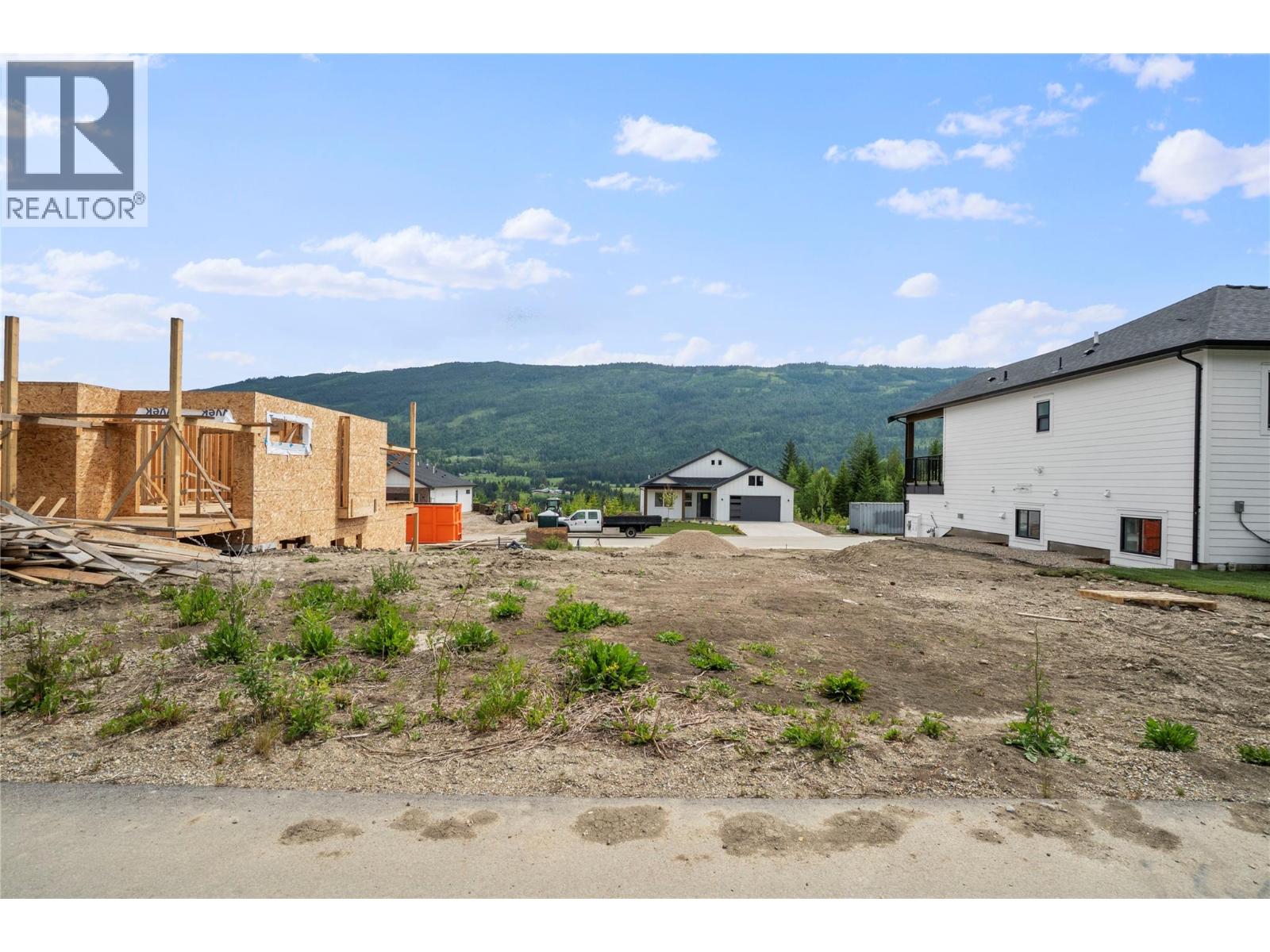 6851 42 Street NE, Salmon Arm, British Columbia  V0E 1K0 - Photo 6 - 10388646