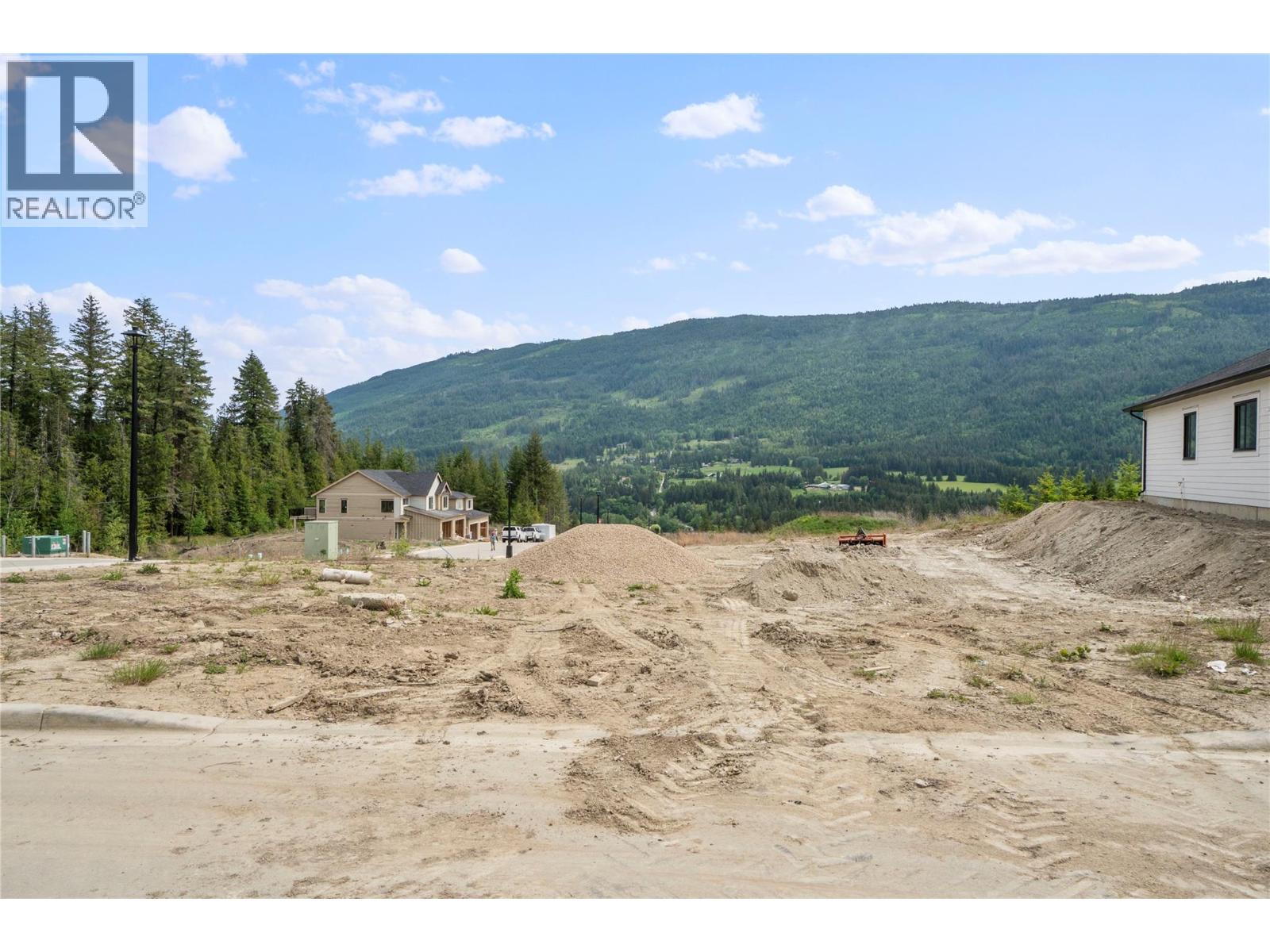 6950 42 Street NE, Salmon Arm, British Columbia V0E 1K0 - Photo 1 - 10388658