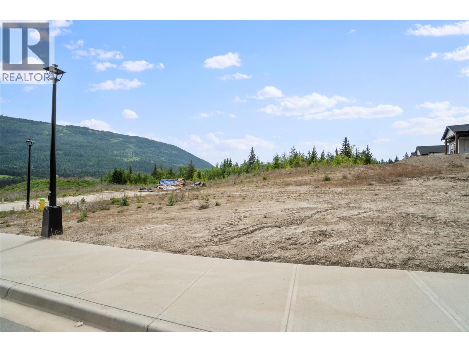 6951 43 Street NE, Salmon Arm, British Columbia V0E 1K0 - Photo 3 - 10388667