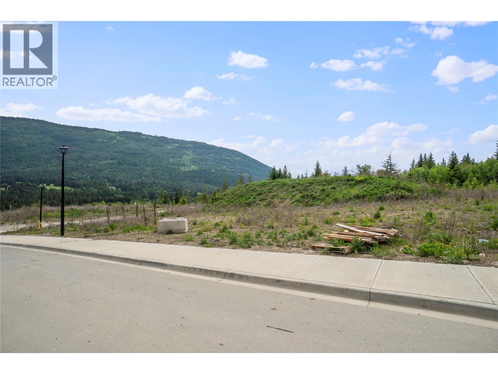 6951 44 Street NE, Salmon Arm, British Columbia V0E 1K0 - Photo 1 - 10388669