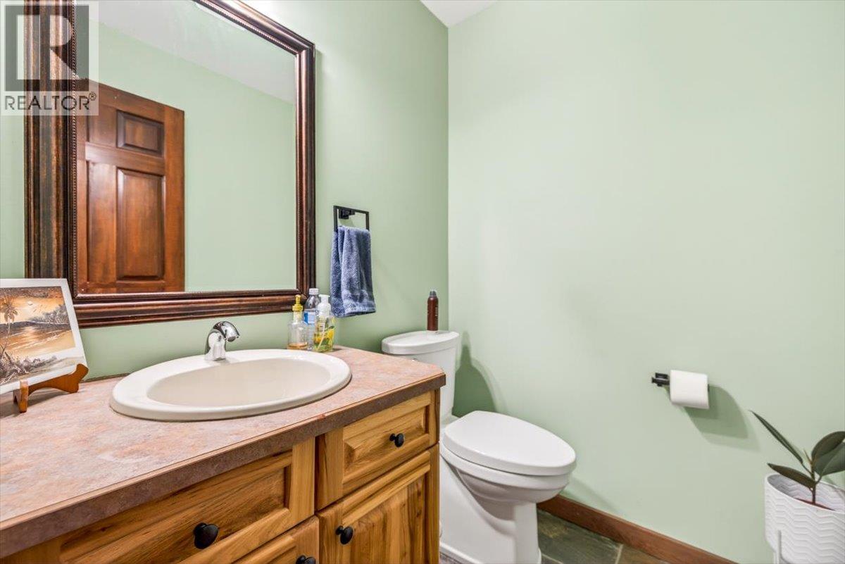 1322 11th Avenue, Fernie, British Columbia  V0B 1M0 - Photo 26 - 10386058