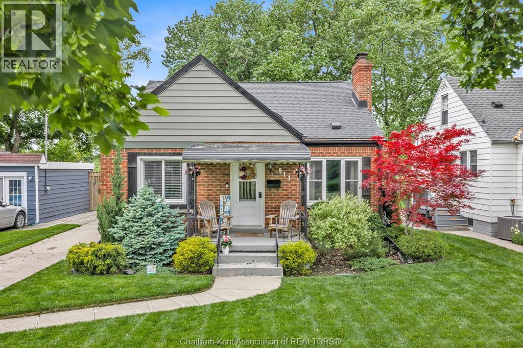 MLS# 26011336: 911 Homedale BOULEVARD, Windsor, Canada
