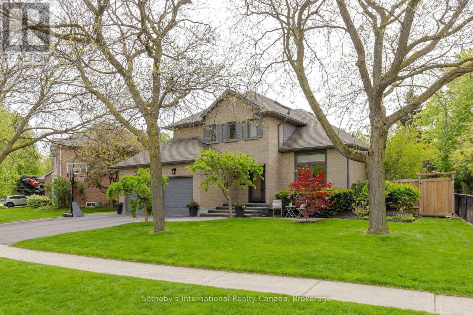 456 Aspen Forest Drive, Oakville, Ontario  L6J 6H6 - Photo 2 - W13173076