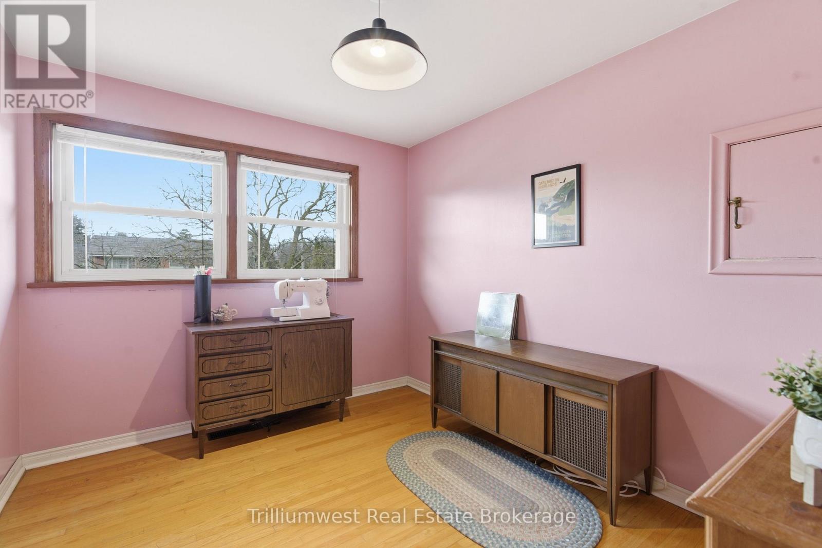 135 Burbank Road, Kitchener, Ontario N2B 1E3 - Photo 20 - X12954508