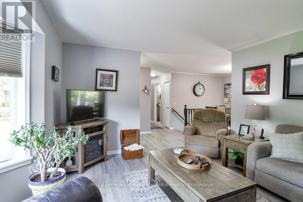 99 Glencairn Crescent, Huntsville, Ontario  P1H 2J4 - Photo 4 - X13173082
