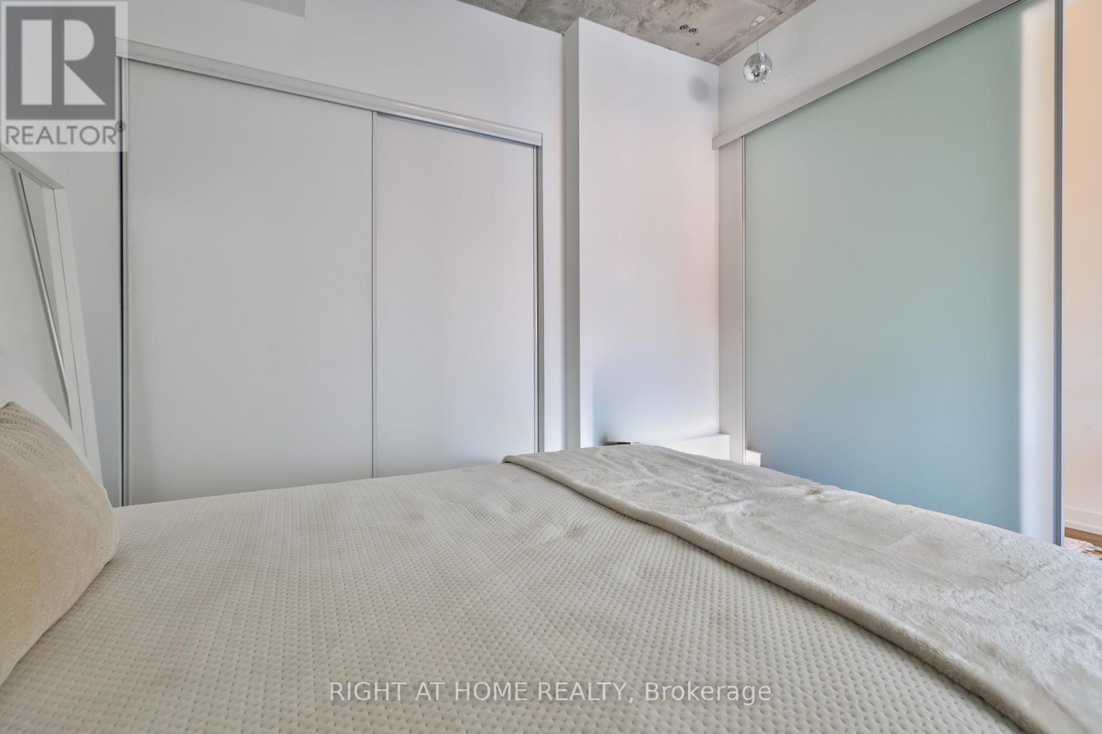314 - 530 Indian Grove, Toronto, Ontario  M6P 2J2 - Photo 11 - W12933998