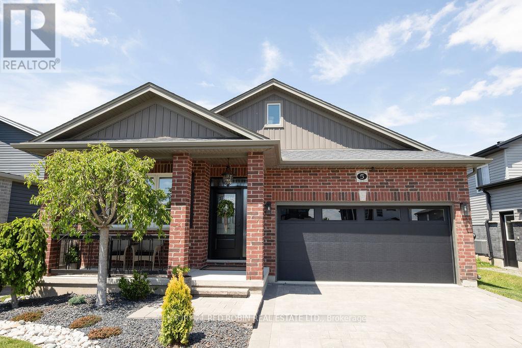5 Connor Avenue, Strathroy-Caradoc, Ontario  N7G 0E8 - Photo 1 - X13173046