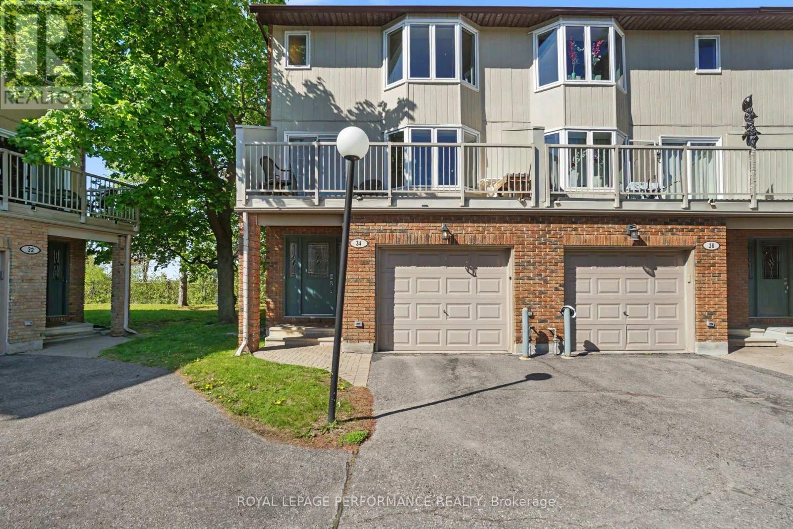 17 - 34 HUNTVIEW PRIVATE, Ottawa, Ontario
