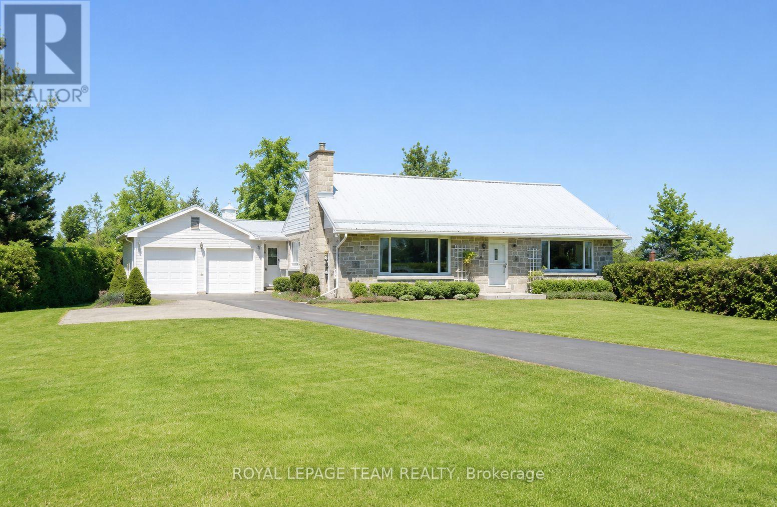 2427 COUNTY RD 18, North Grenville, Ontario