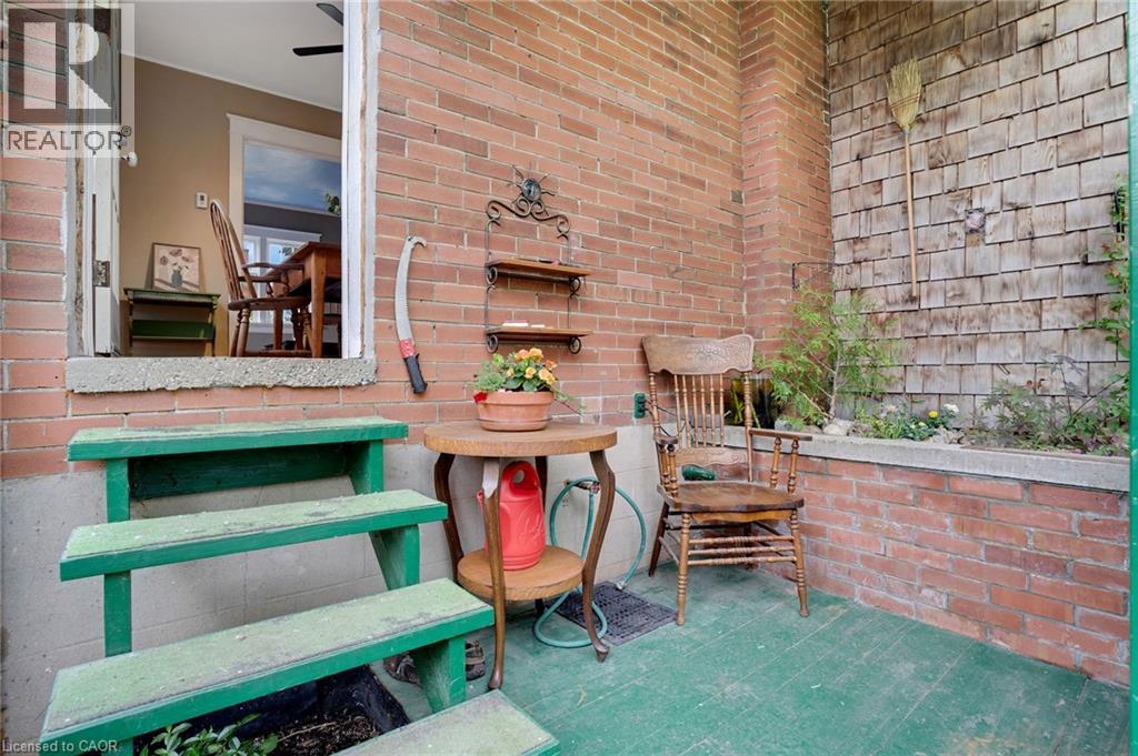 339 Greenfield Avenue, Kitchener, Ontario N2C 1E2 - Photo 37 - 40831795